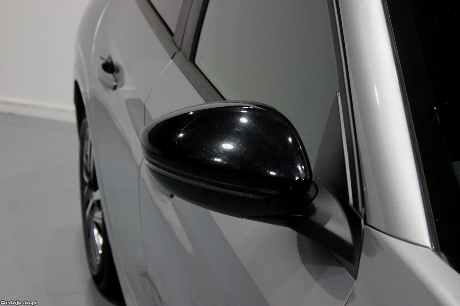 Peugeot 208 1.5 BlueHDi Active Pack — fotografia 27