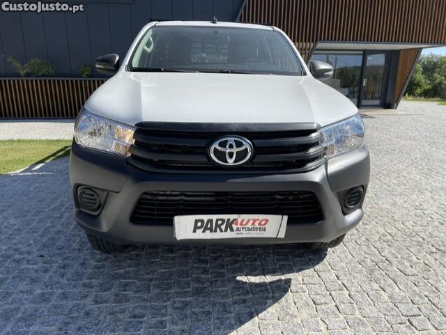 Toyota Hilux 2.4 D-4D 4WD CE 3L CH — fotografia 11