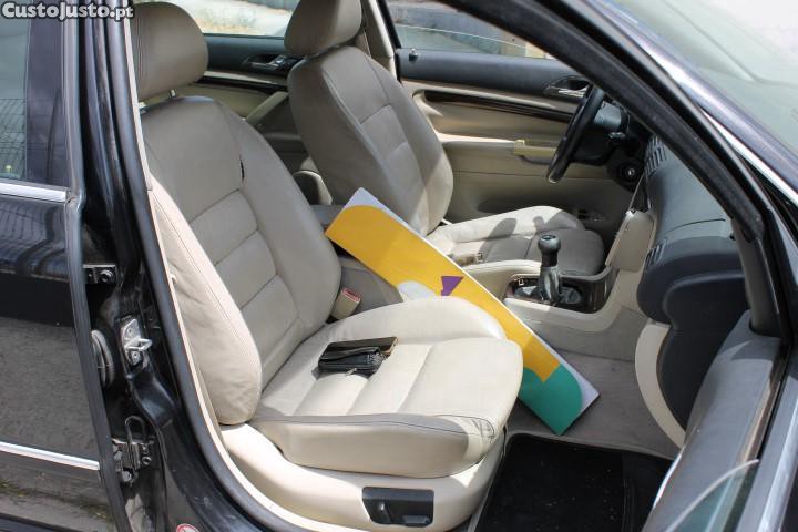 Skoda Superb () — fotografia 2