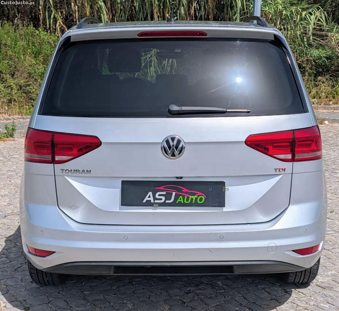 Volkswagen Touran 1.6 tdi highline dsg — fotografia 17