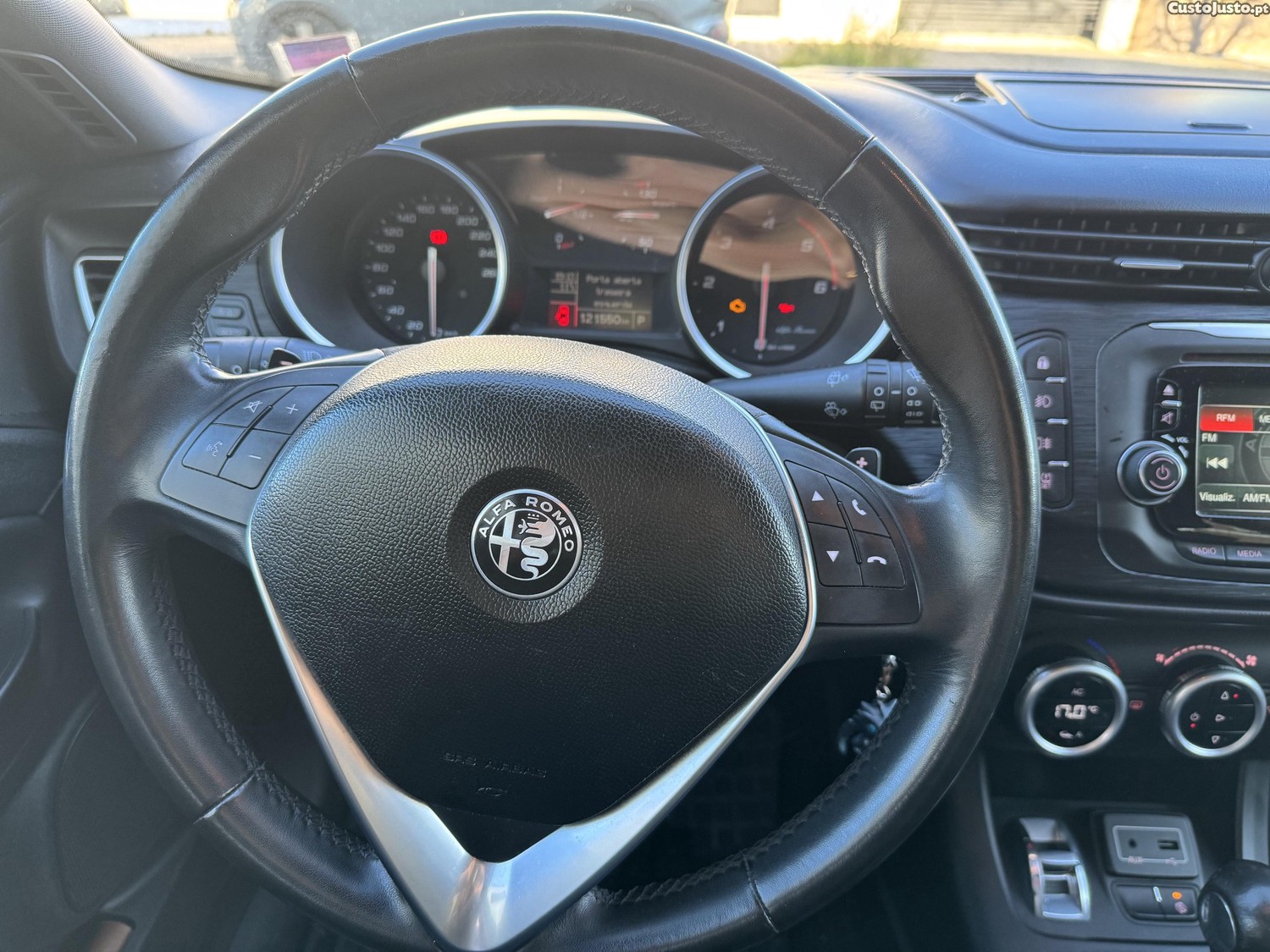 Alfa Romeo Giulietta 1.6 JTDM SUPER TCT — fotografia 5