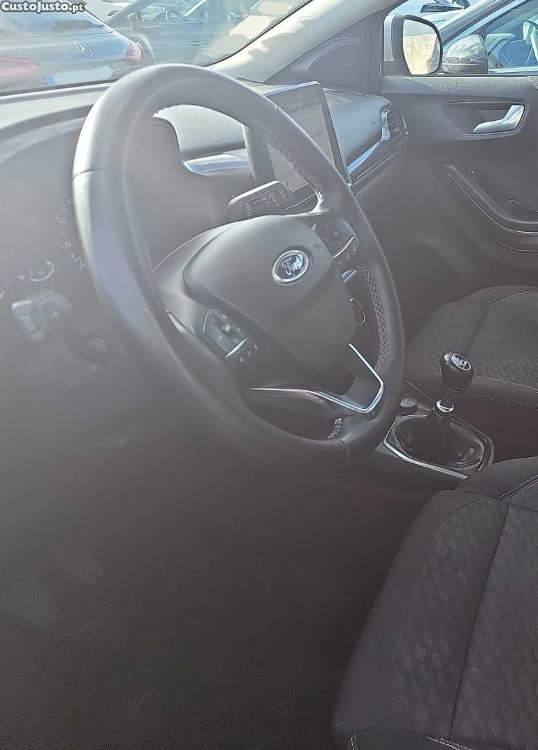 Ford Puma 1.0 ECOBOOST TITANIUM DESIGN — fotografia 2