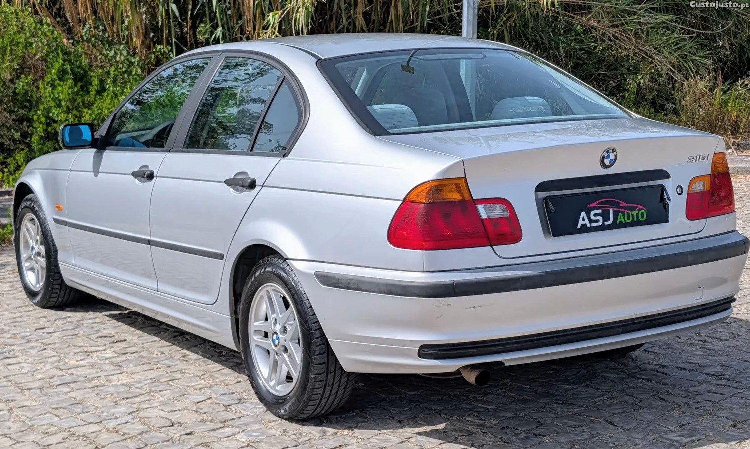 BMW 316 I — fotografia 16