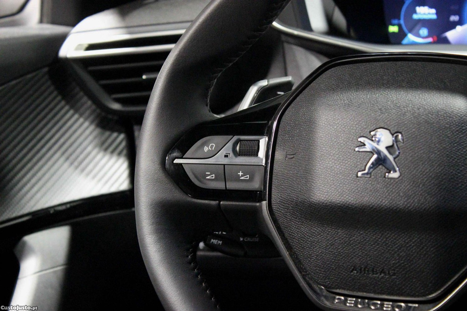 Peugeot 2008 1.5 BlueHDi Allure Pack EAT8 — fotografia 16