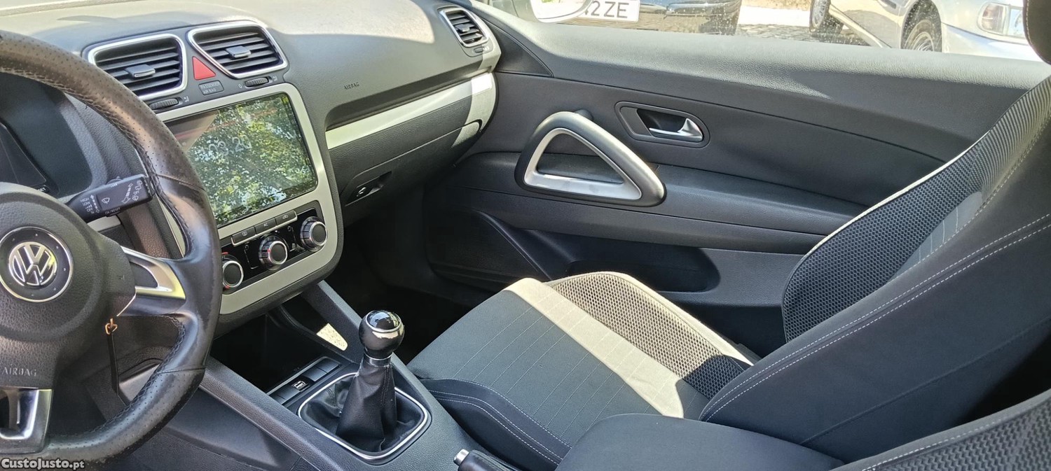 VW Scirocco 2.0 TDI — photo 2