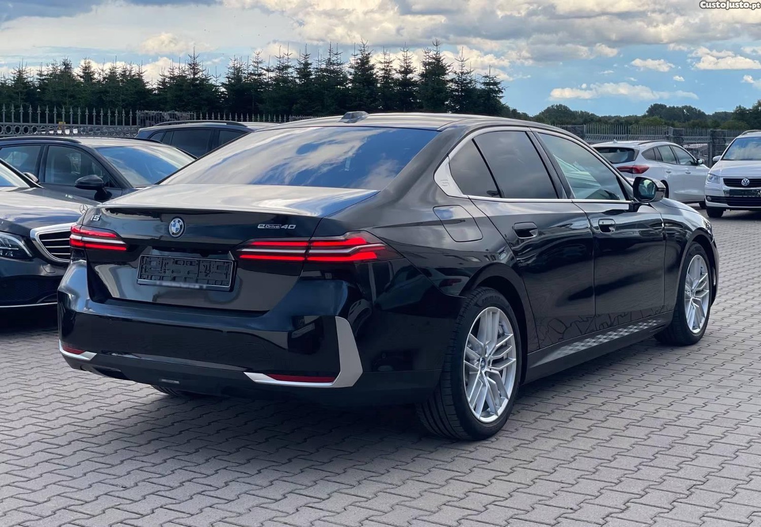 BMW i5 eDrive40 — fotografia 18