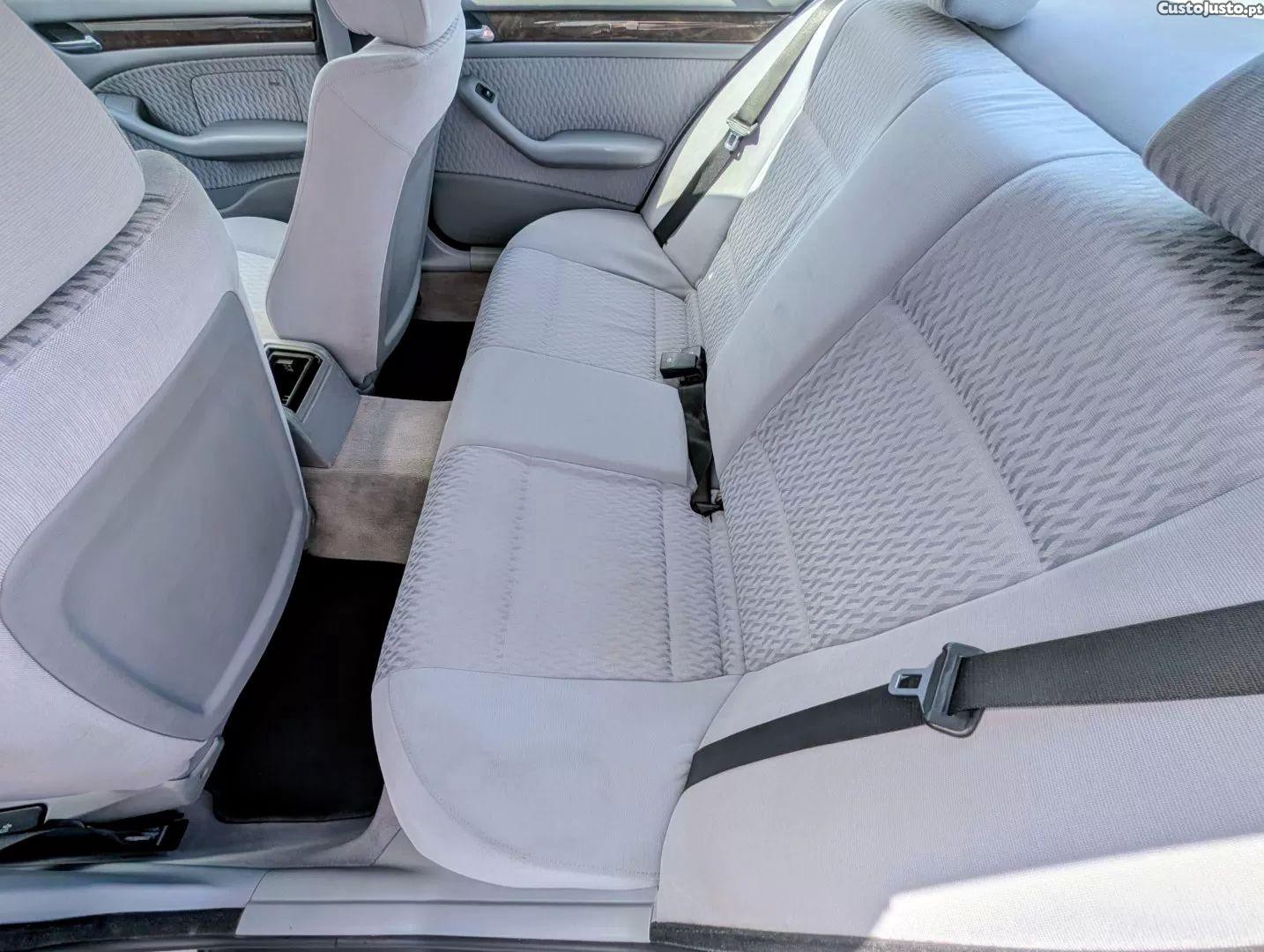 BMW 316 I — fotografia 10