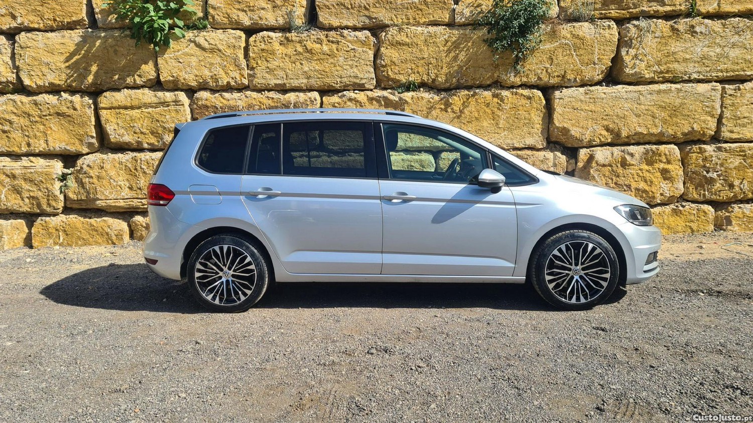 VW Touran 1.6 TDi Confortline DSG - 18 — photo 4