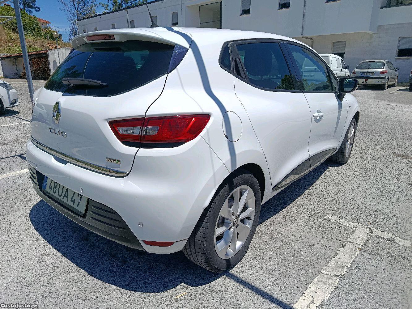Renault Clio 0.9 TCE Limited — fotografia 8