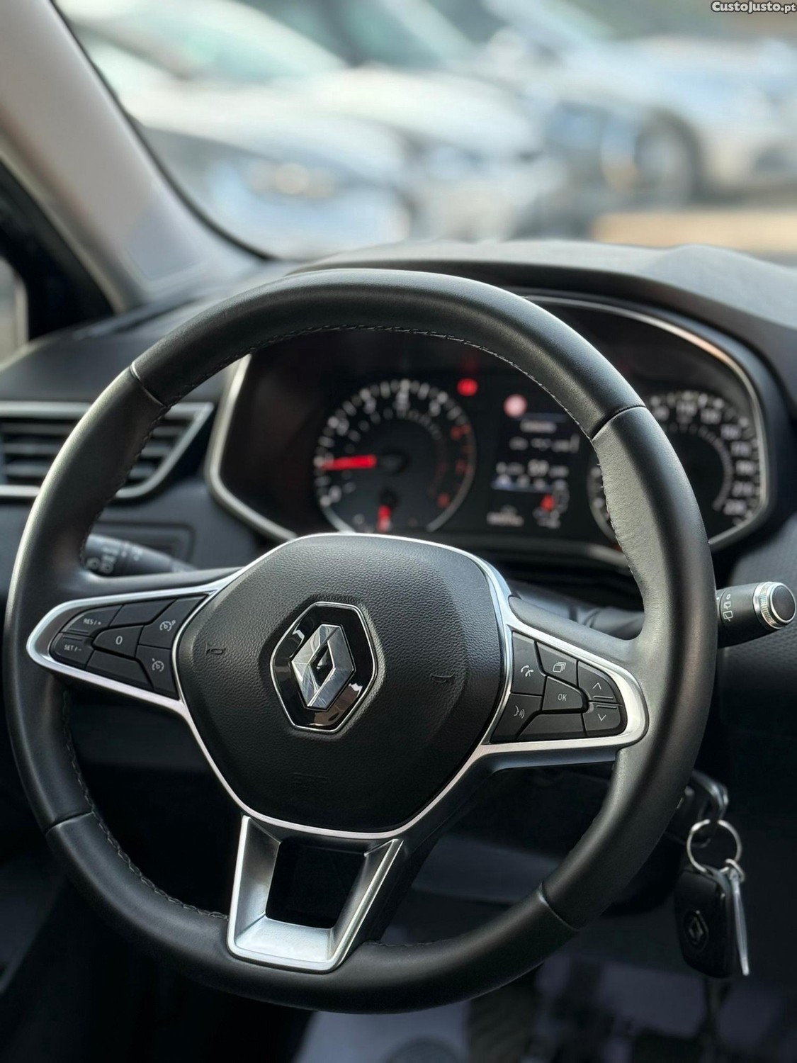 Renault Clio 1.0 TCe Exclusive — fotografia 4