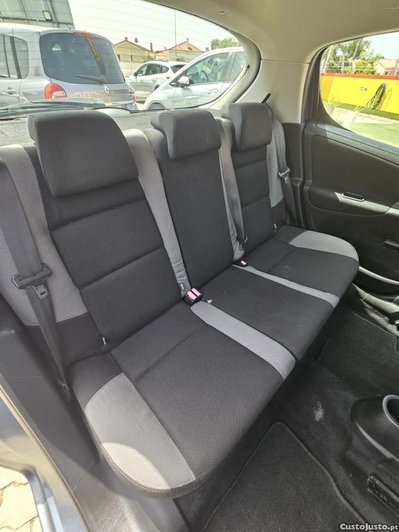 Peugeot 207 1.4 16V Trendy — fotografia 8