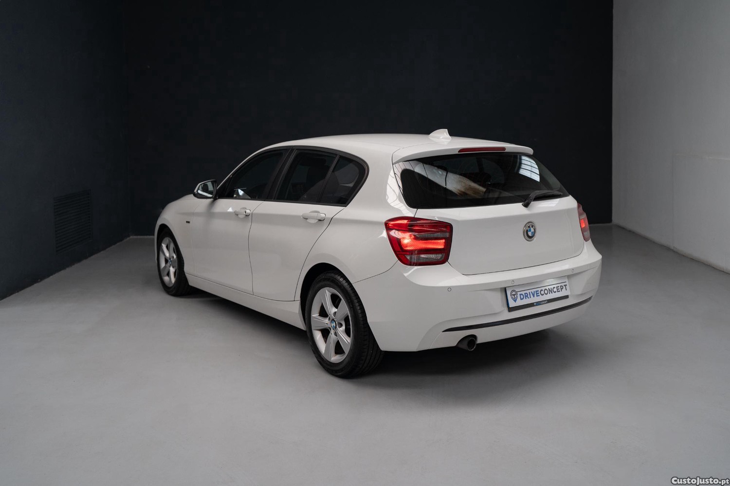 BMW 116 d EDynamics Line Sport — fotografia 12