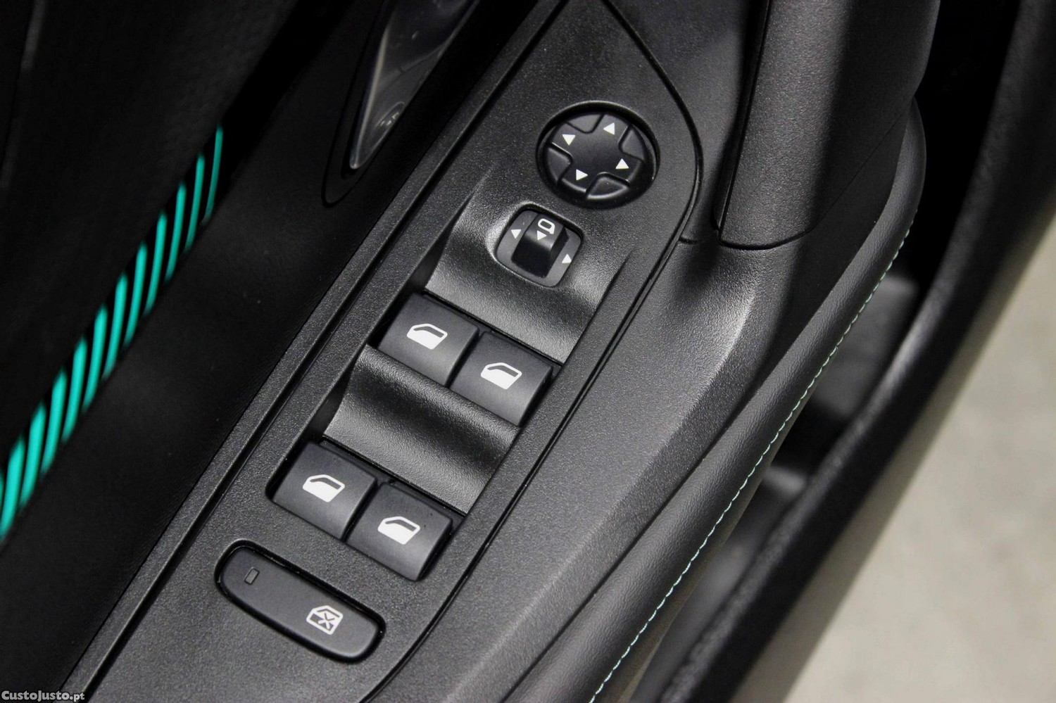 Peugeot 2008 1.5 BlueHDi Allure Pack EAT8 — fotografia 18