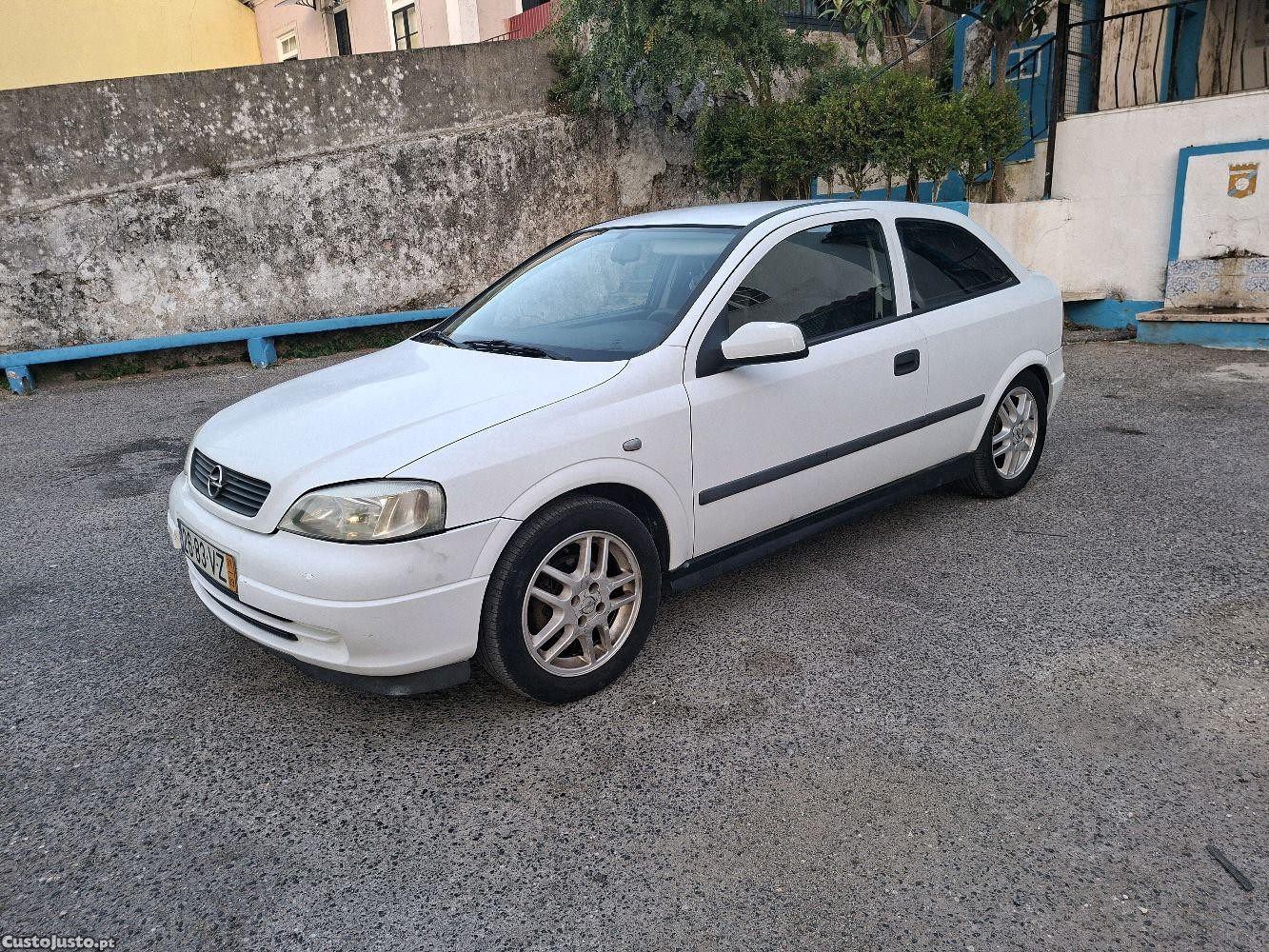 Opel Astra 1.7 CDTI gasóleo — fotografia 4