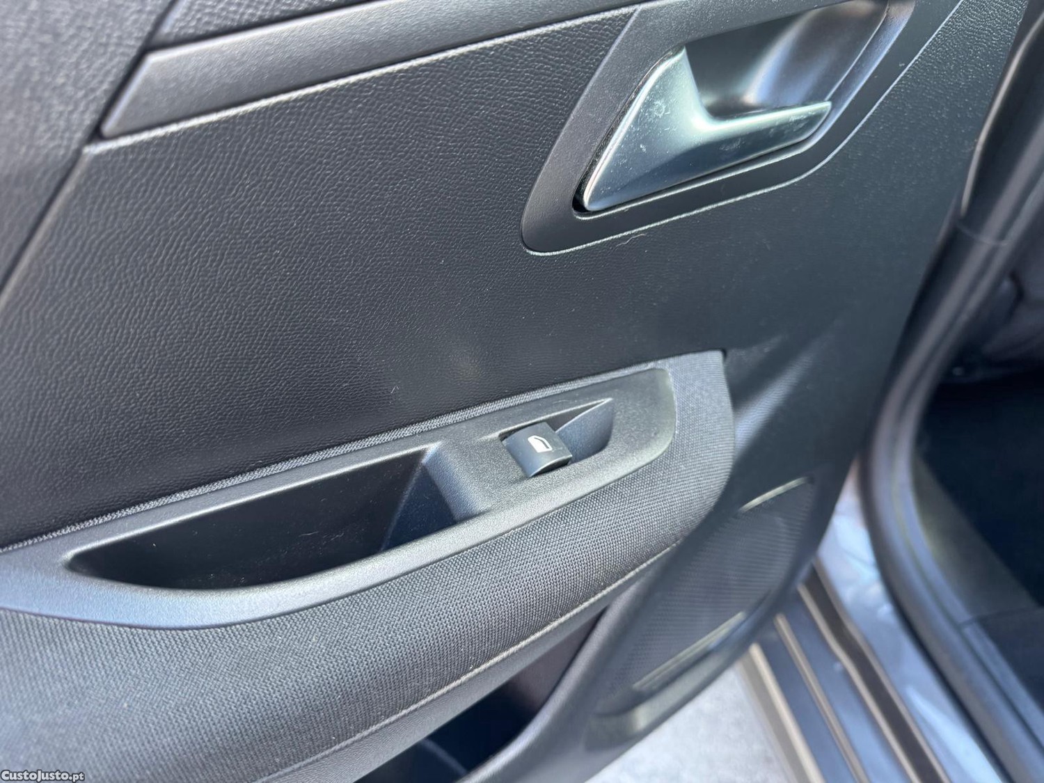 Peugeot 208 1.2 PureTech Active Pack — fotografia 3