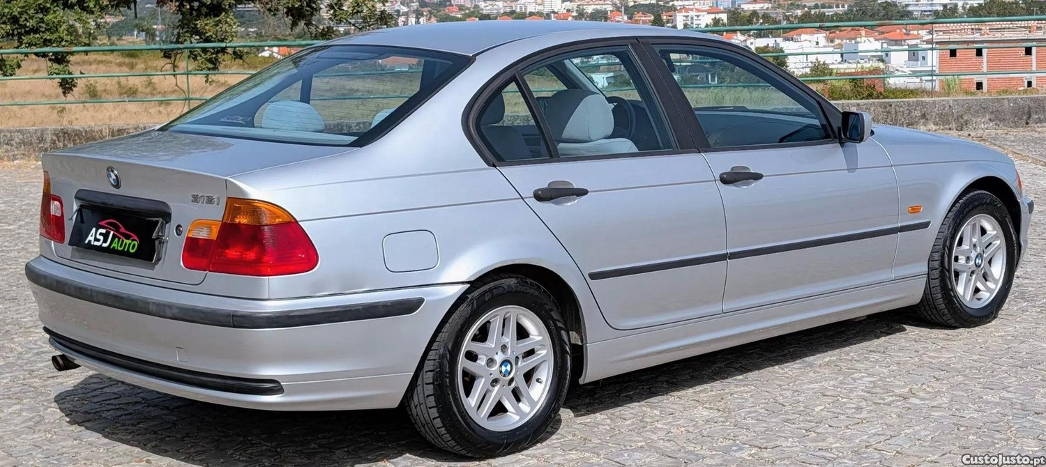BMW 316 I — fotografia 12