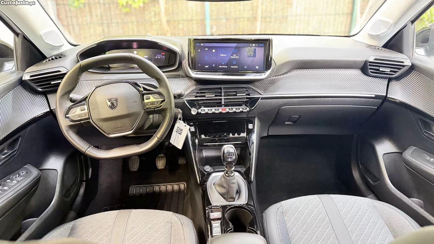 Peugeot 208 Puretech 100 allure — fotografia 5