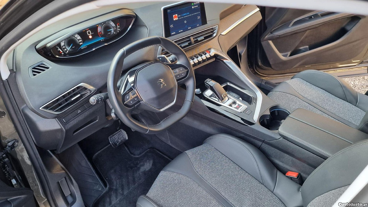 Peugeot 5008 1.5 BlueHDi Allure EAT8 — fotografia 15
