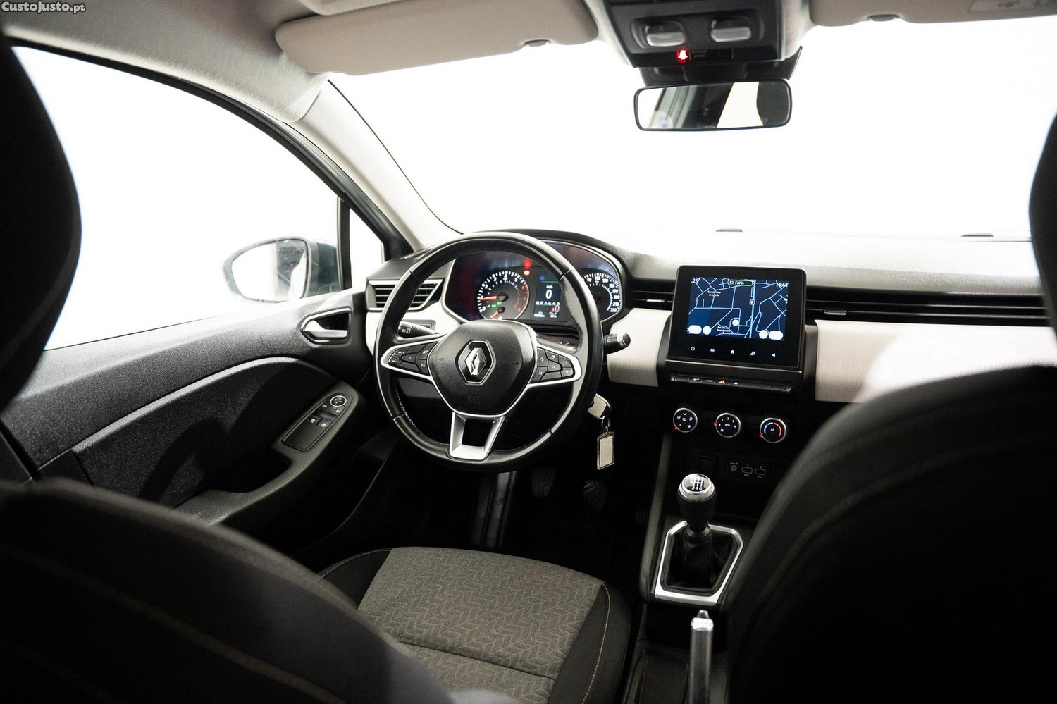 Renault Clio 1.0 TCe Techno — fotografia 16