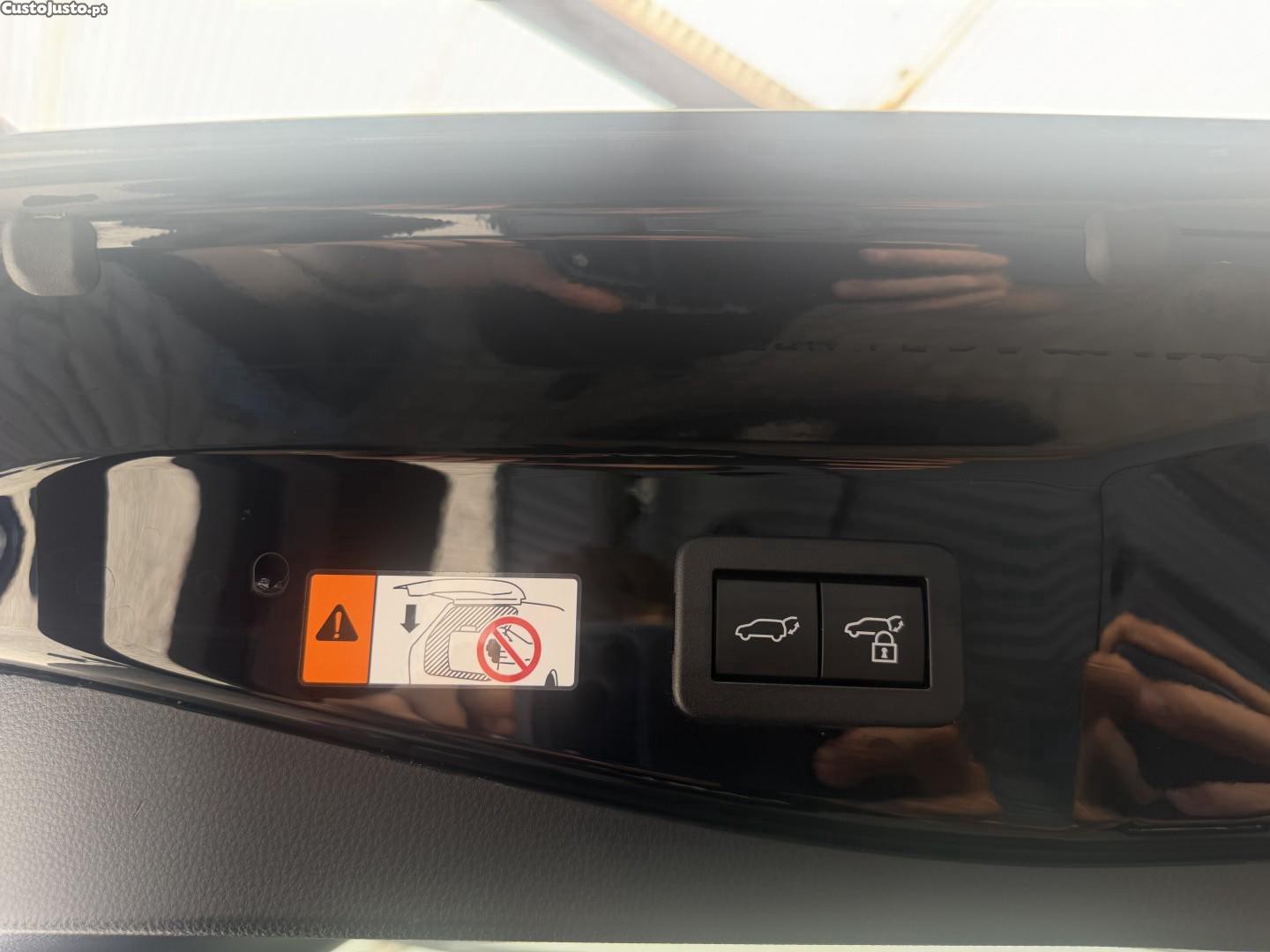 Toyota C-HR 2.0 HDF Plug-in GR Sport Premiere Edition — fotografia 12
