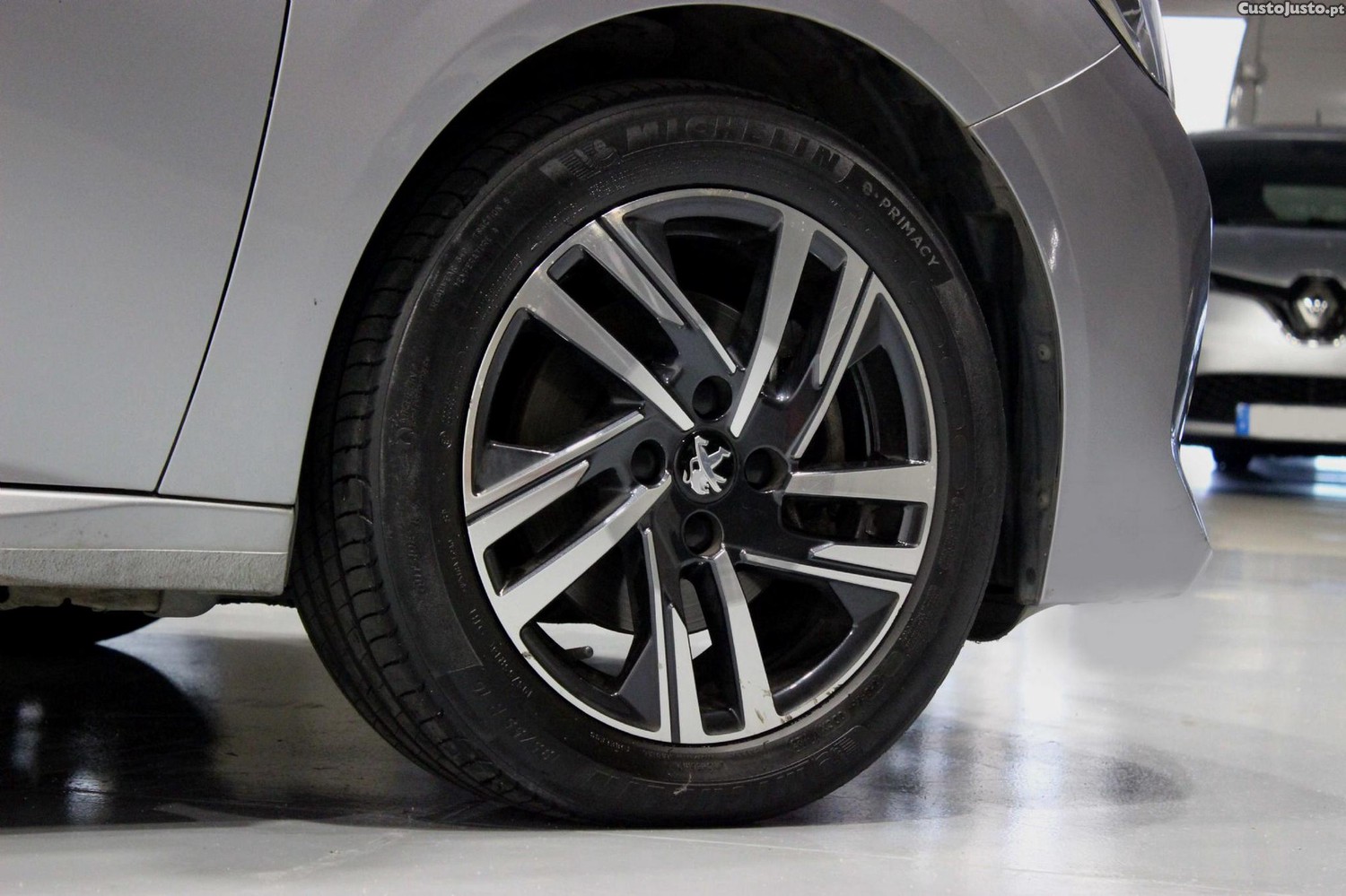 Peugeot 208 1.5 BlueHDi Active Pack — fotografia 21