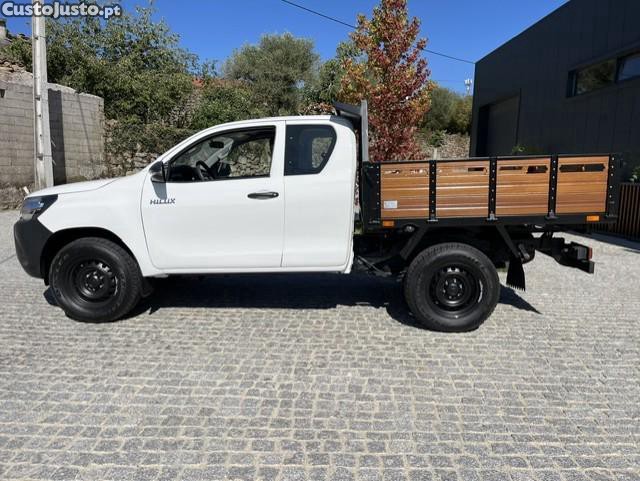 Toyota Hilux 2.4 D-4D 4WD CE 3L CH — fotografia 9