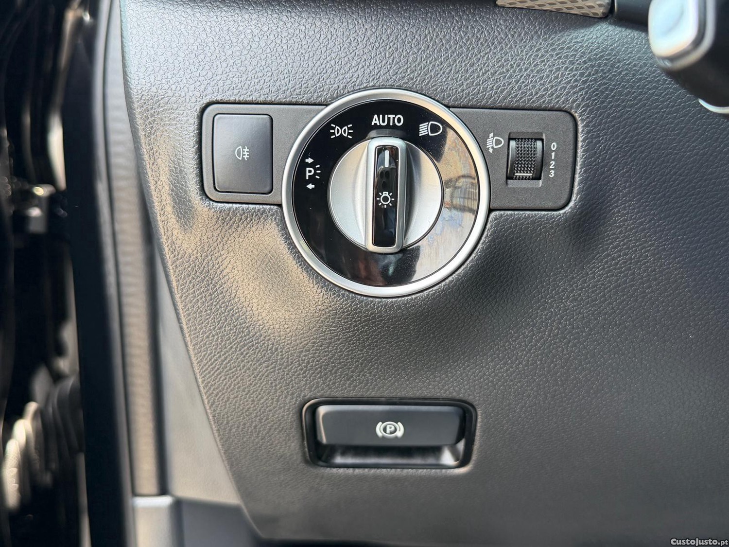 Mercedes-Benz B 180 d Urban — fotografia 9