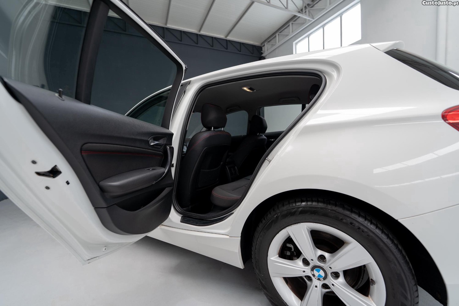 BMW 116 d EDynamics Line Sport — fotografia 2