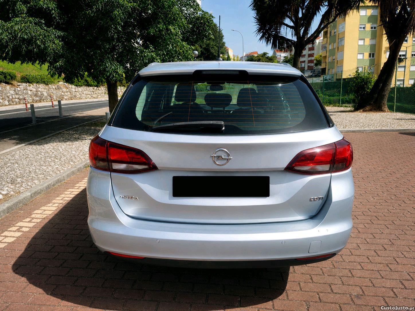 Opel Astra Sport Tourer 1.6Cdti — fotografia 6