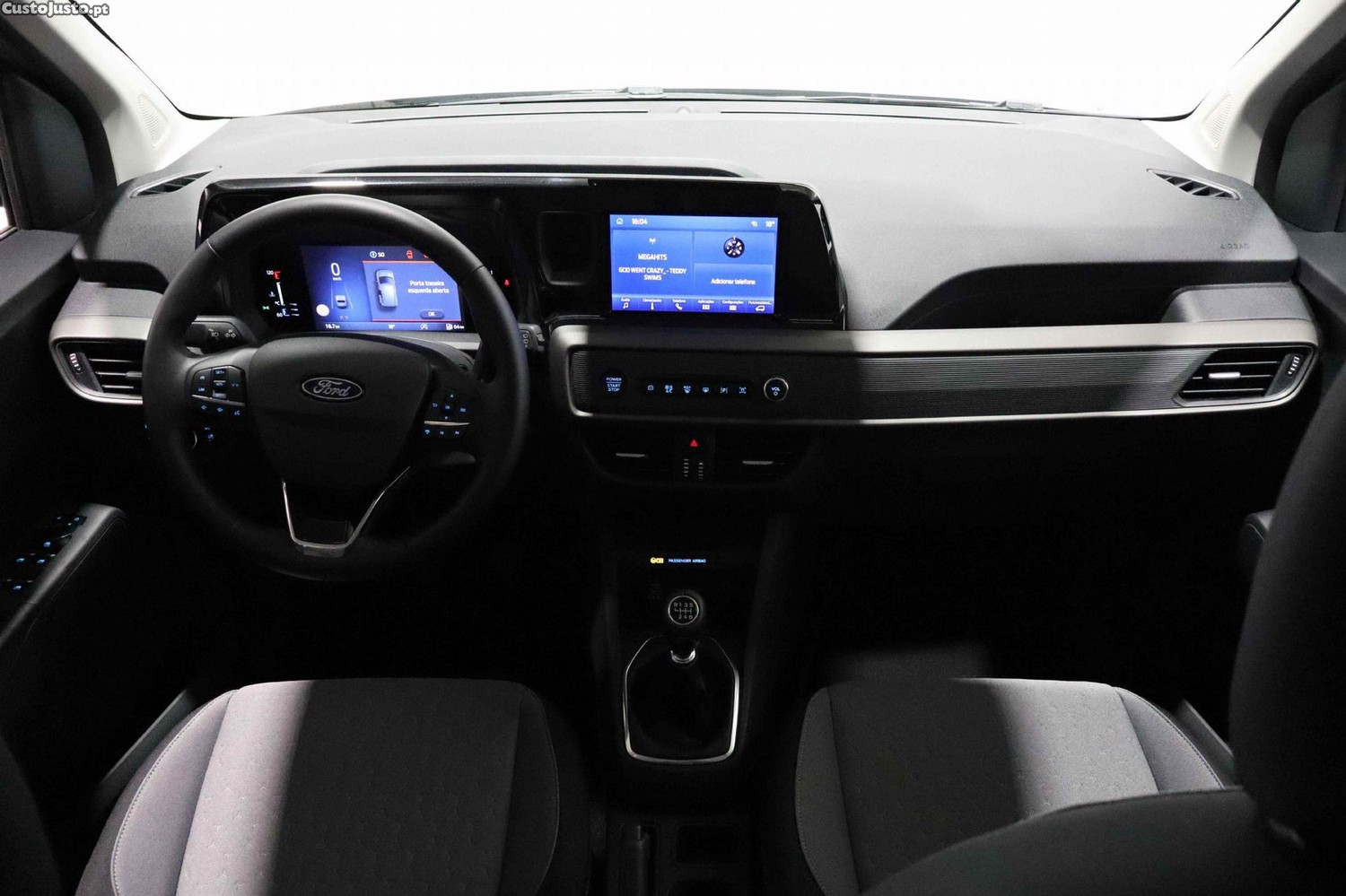 Ford Tourneo 1.0 EcoBoost Titanium — fotografia 10