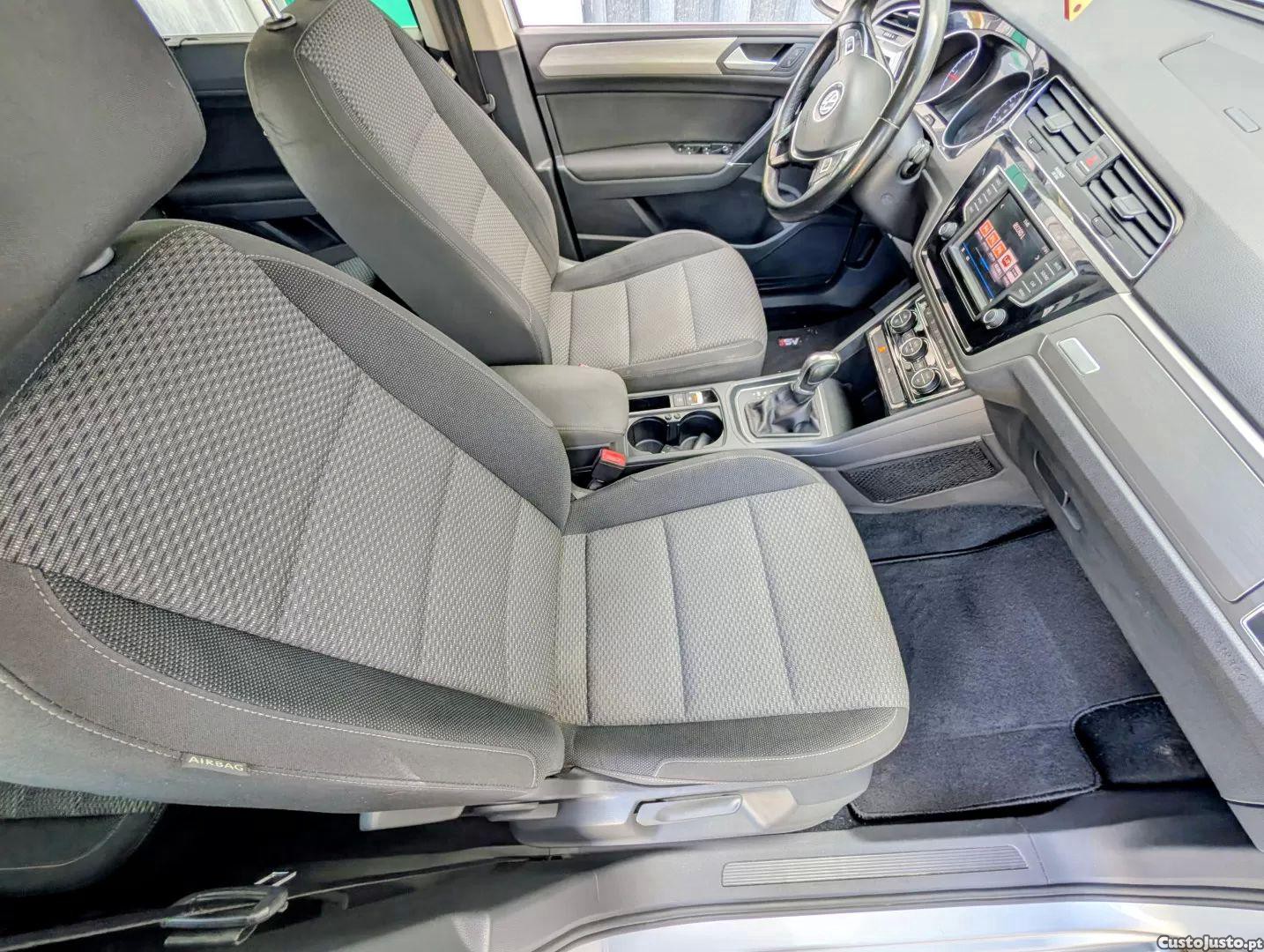 Volkswagen Touran 1.6 tdi highline dsg — fotografia 9