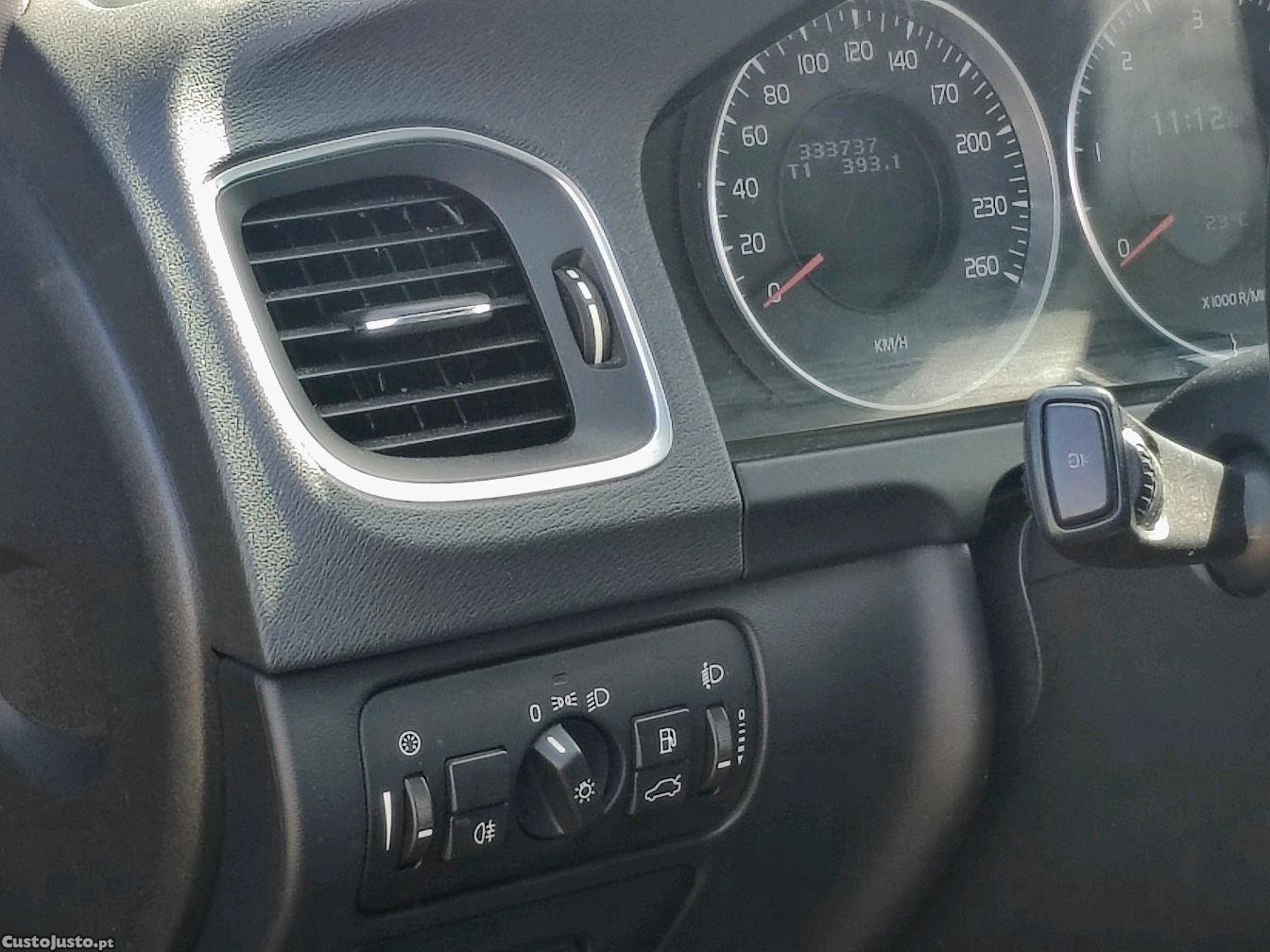 Volvo V60 D2 — fotografia 3