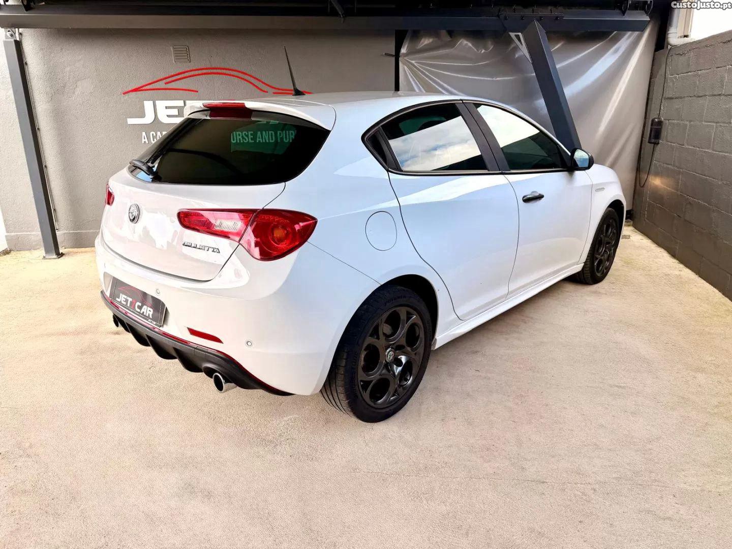 Alfa Romeo Giulietta 2.0 jtdm sport — fotografia 16