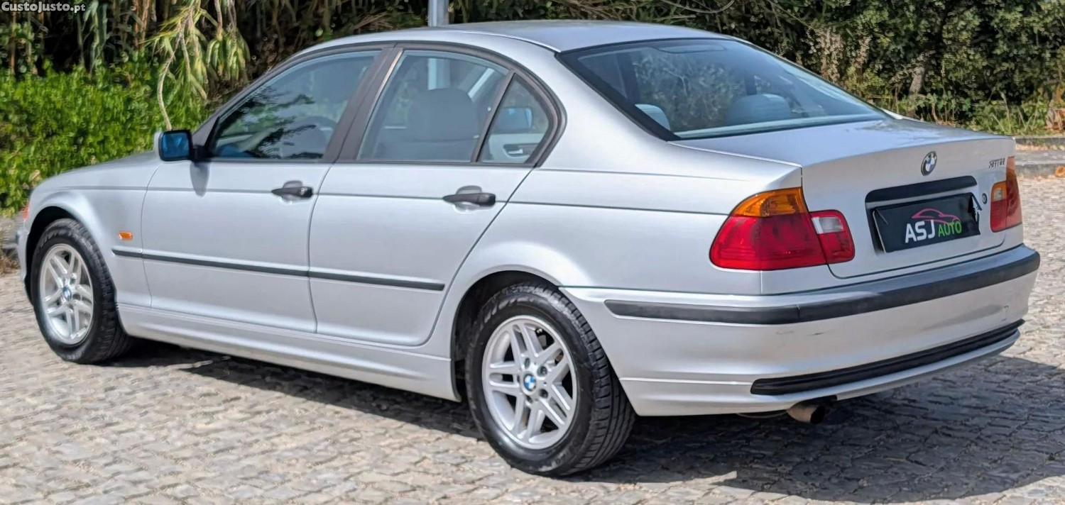BMW 316 I — fotografia 15