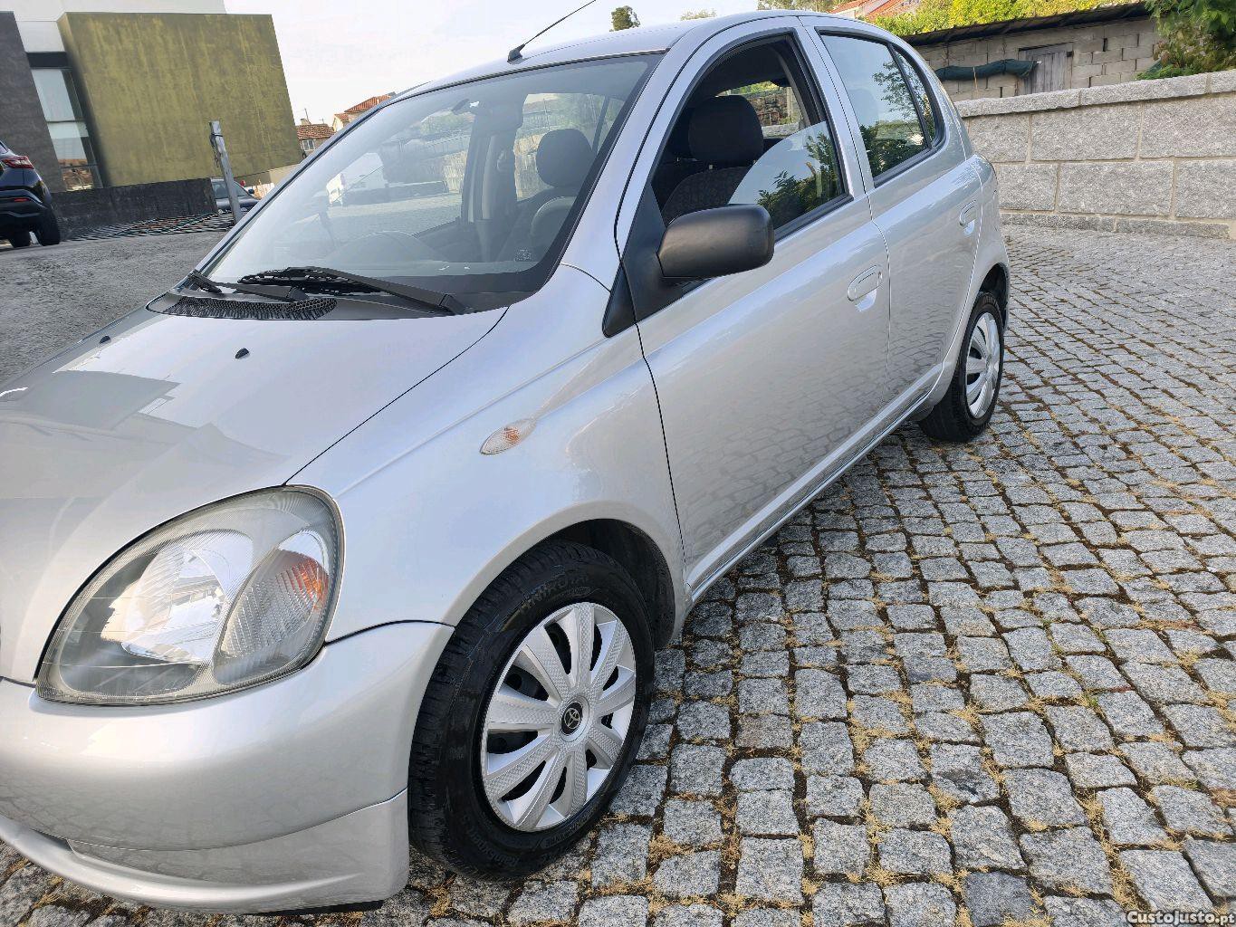 Toyota Yaris gasolina — fotografia 7