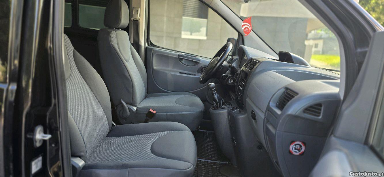 Peugeot Expert 2.0 HDI (120cv) Tepee 8 Lug — fotografia 3