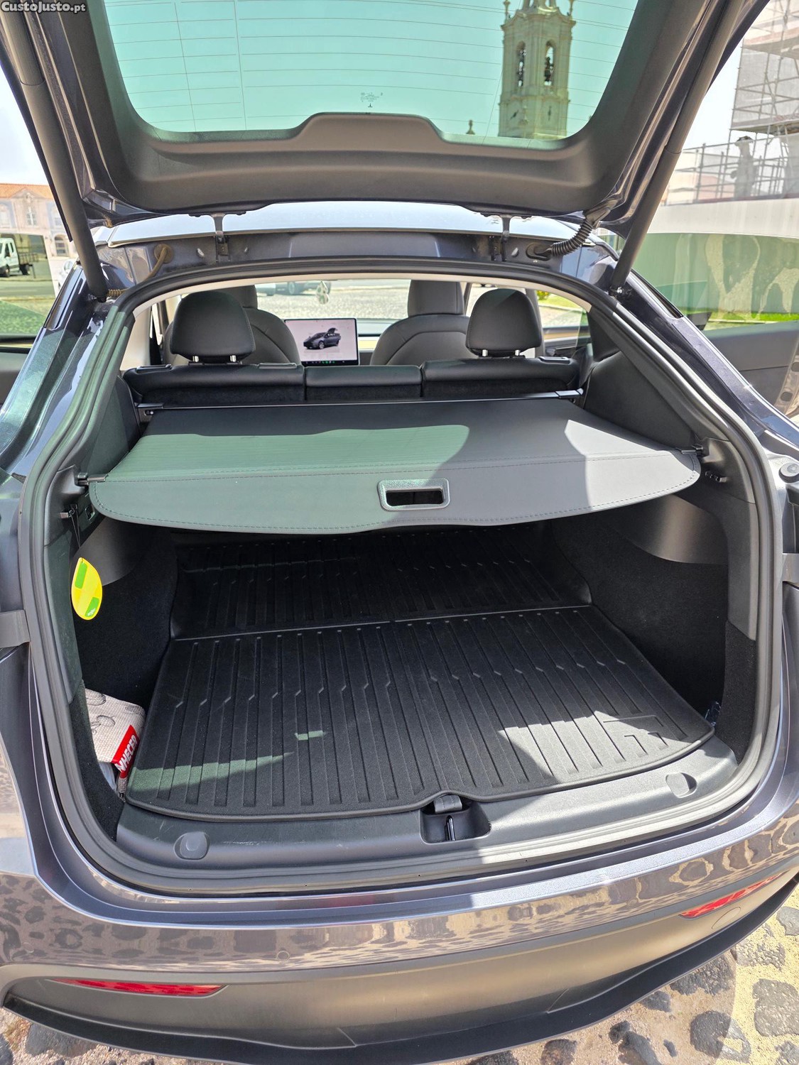 Tesla Model Y Long-Range Dual Motor AWD 514 Cavalos — fotografia 4