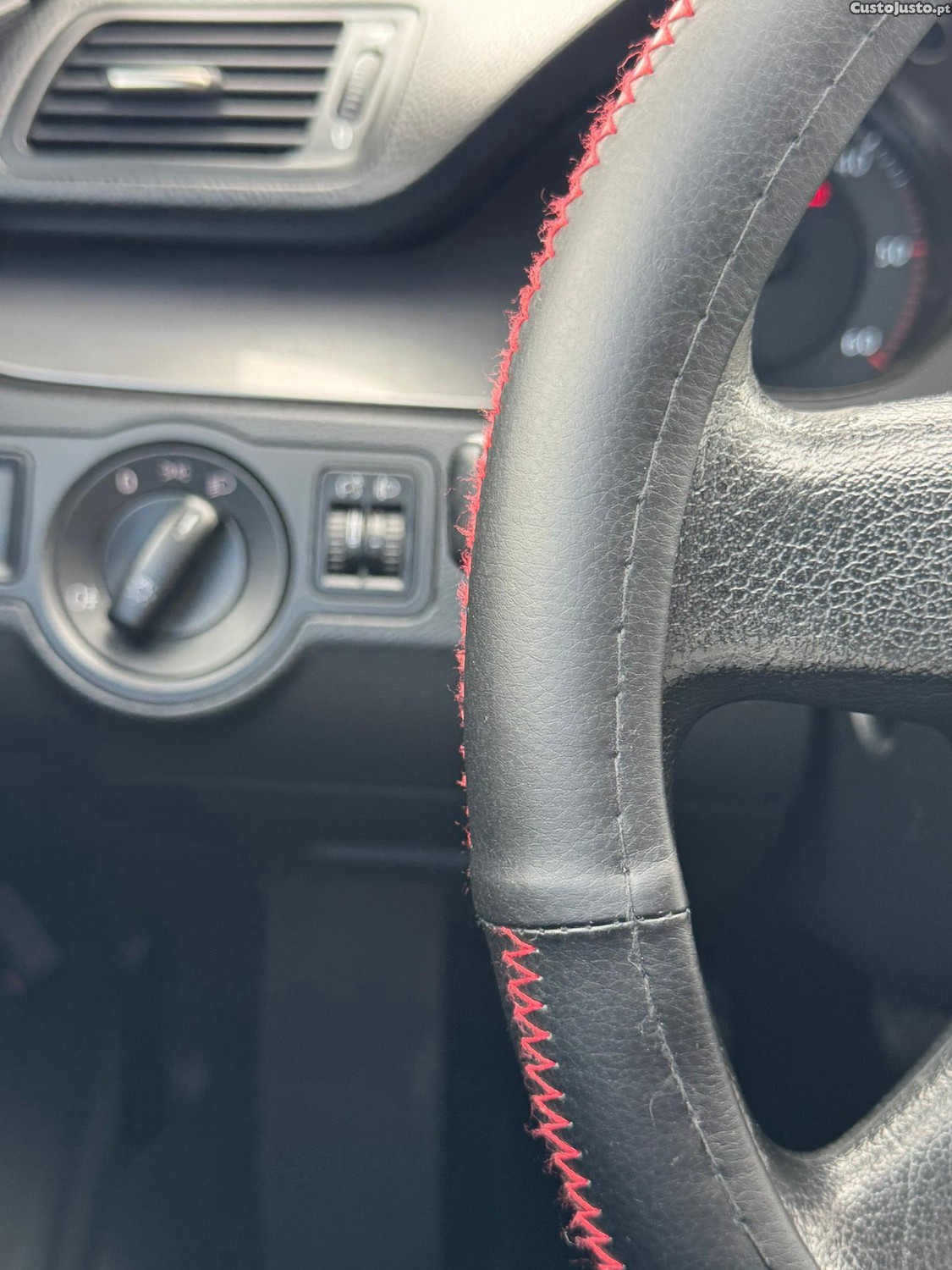 Volkswagen Passat 1.9 TDi Confortline — fotografia 5