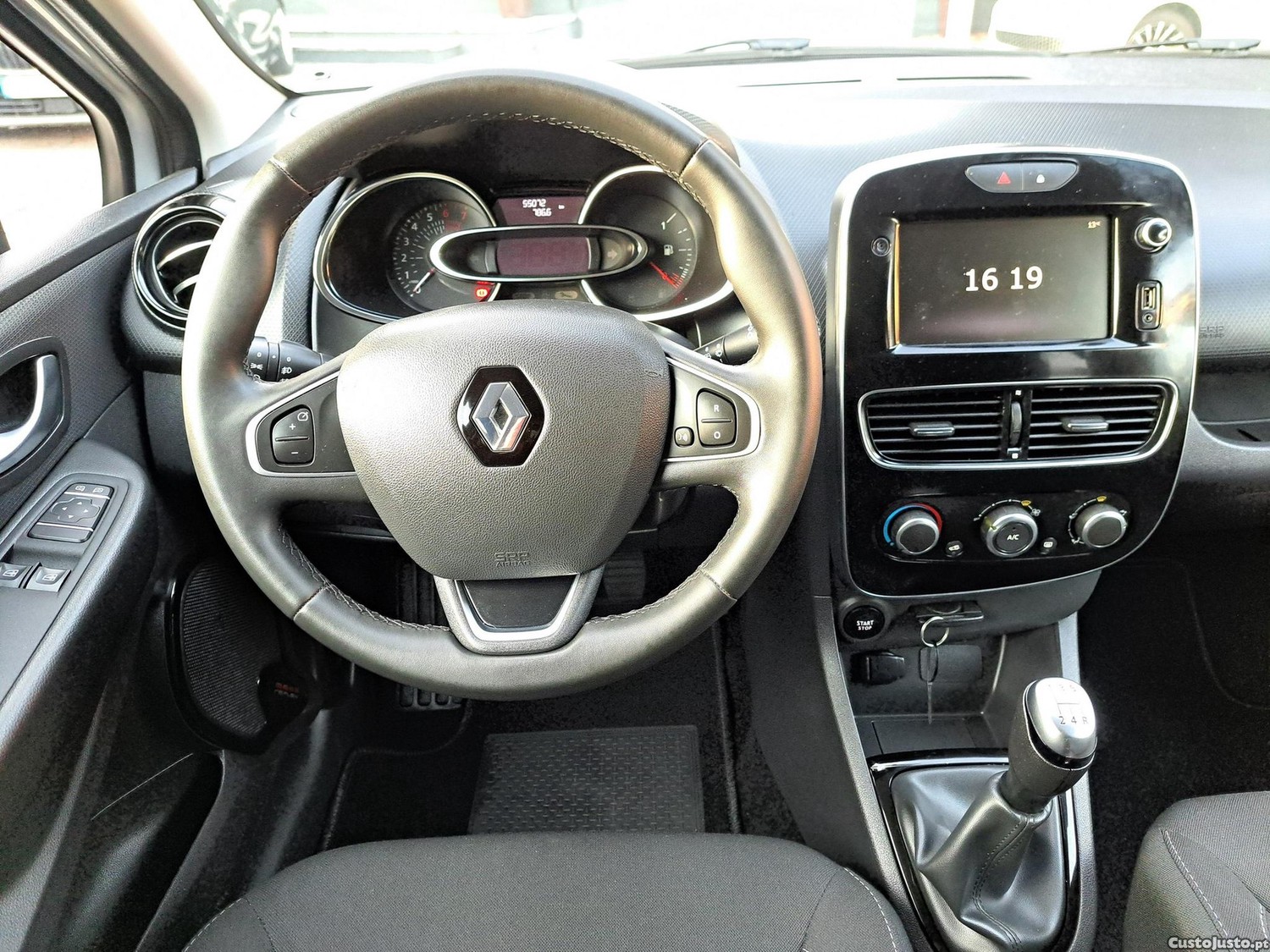Renault Clio 0.9 TCe Limited — fotografia 16
