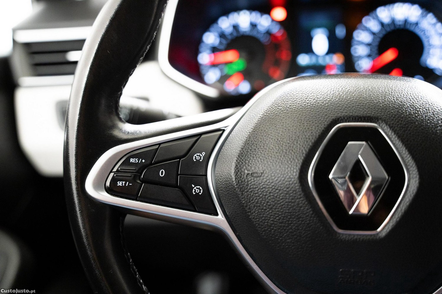 Renault Clio 1.0 TCe Techno — fotografia 11