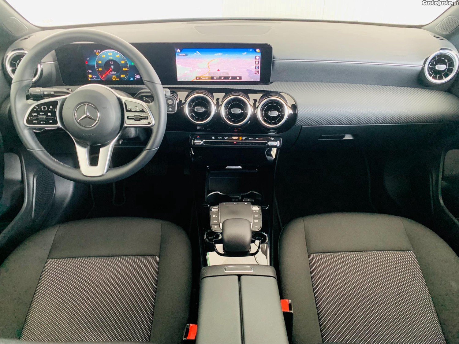 Mercedes-Benz CLA 180 7G-DTC Progressive — fotografia 8