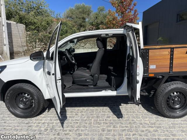 Toyota Hilux 2.4 D-4D 4WD CE 3L CH — fotografia 7