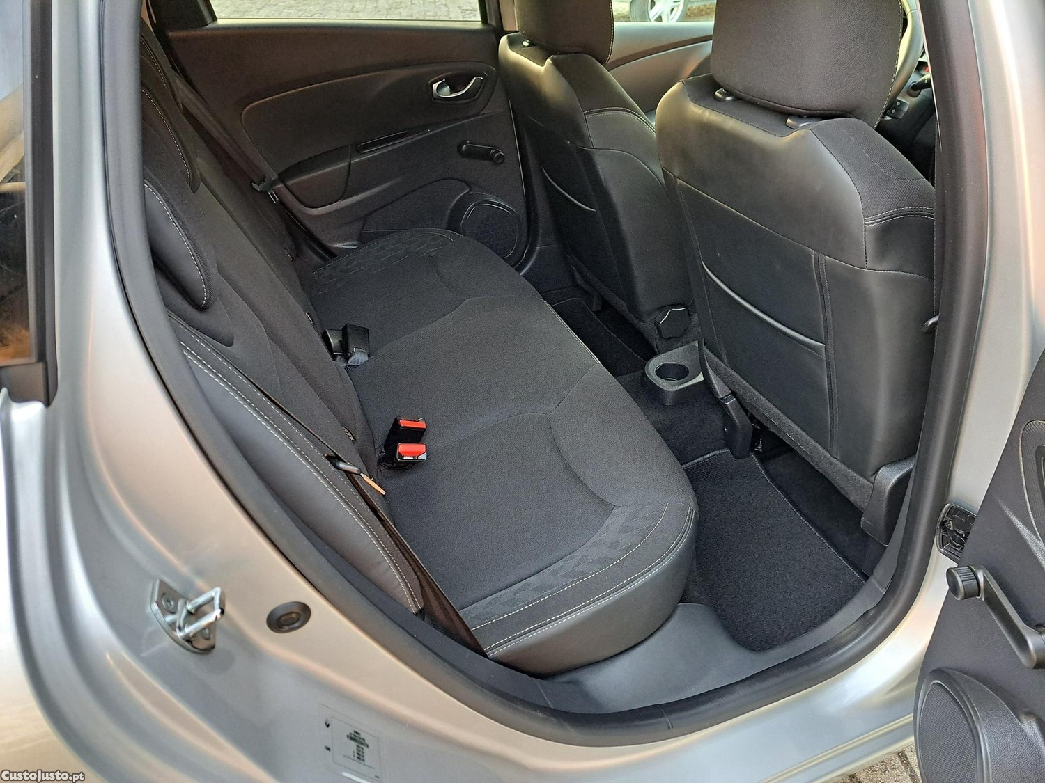 Renault Clio 0.9 TCe Limited — fotografia 8