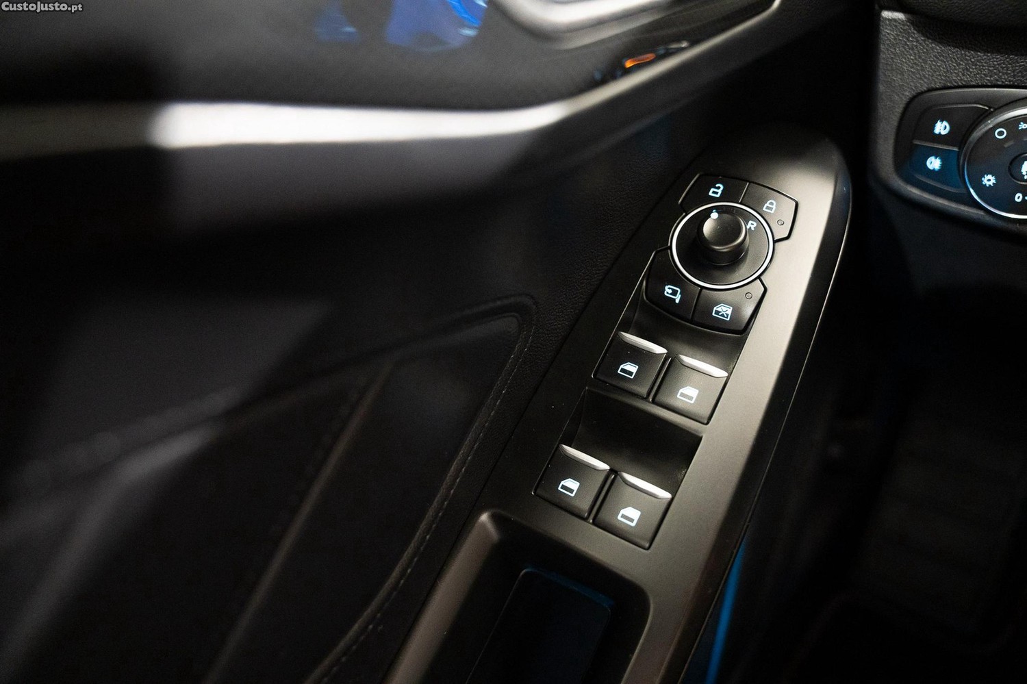 Ford Focus SW 1.0 EcoBoost MHEV ST-Line X — fotografia 11