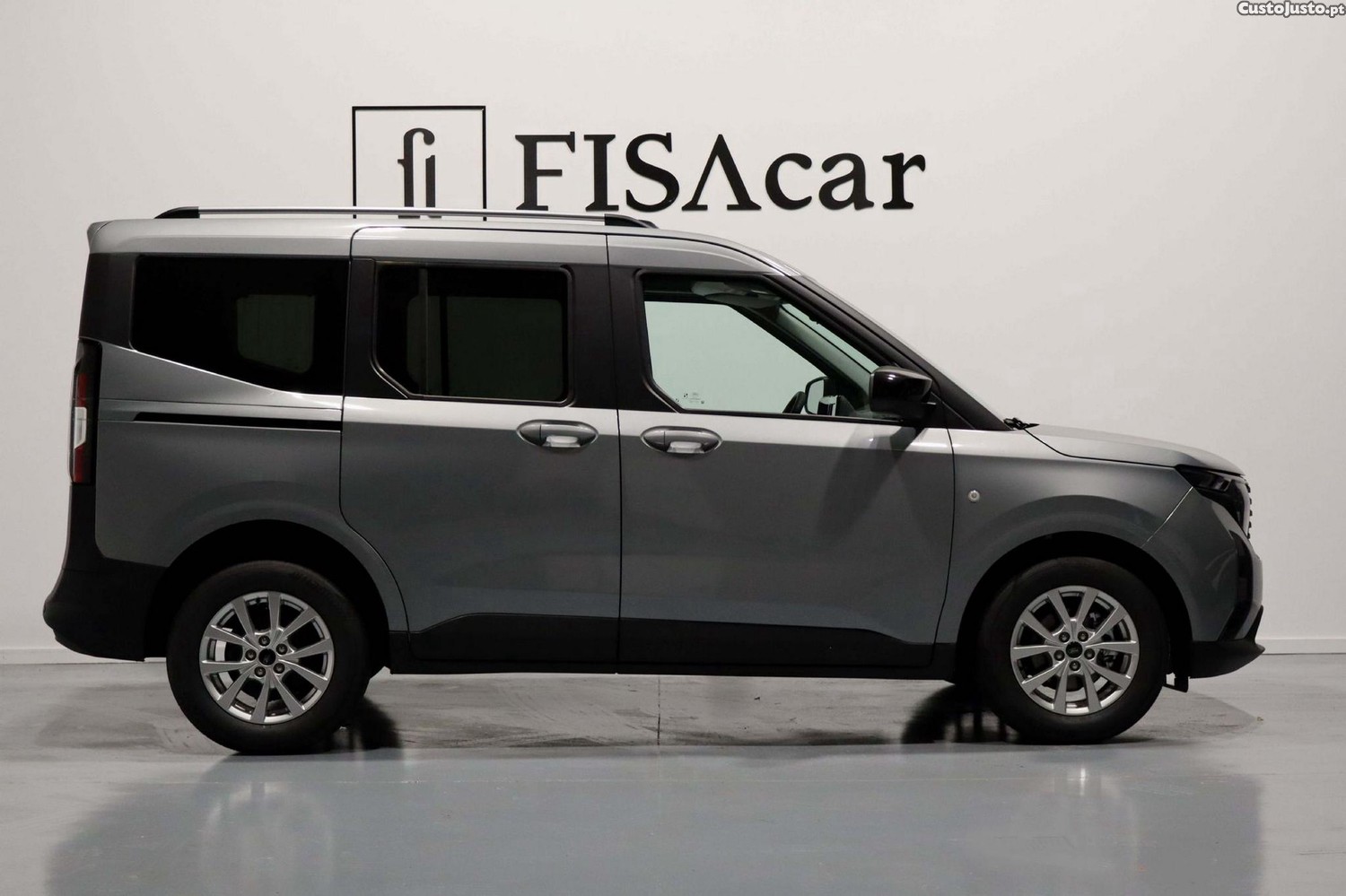 Ford Tourneo 1.0 EcoBoost Titanium — fotografia 25