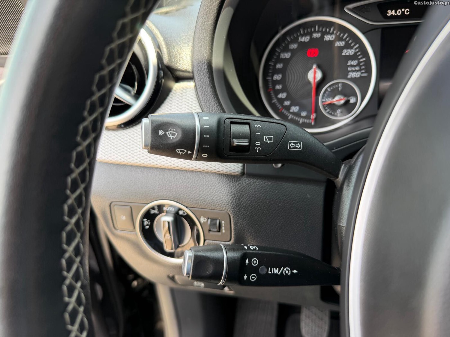 Mercedes-Benz B 180 d Urban — fotografia 8
