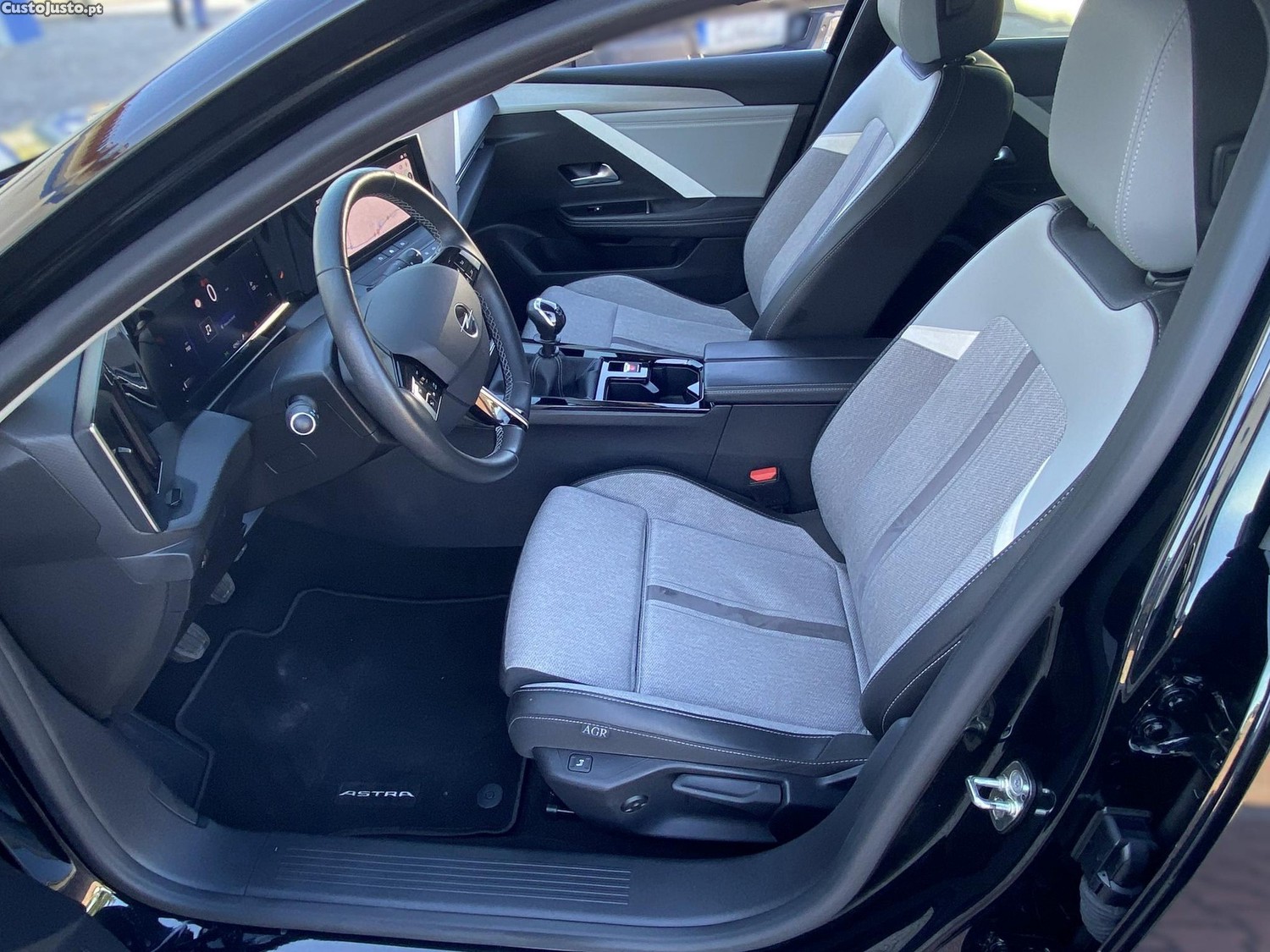 Opel Astra 1.2 T Elegance — fotografia 7