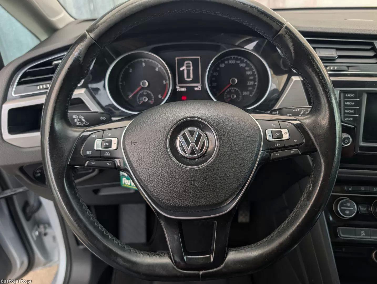 Volkswagen Touran 1.6 tdi highline dsg — fotografia 8