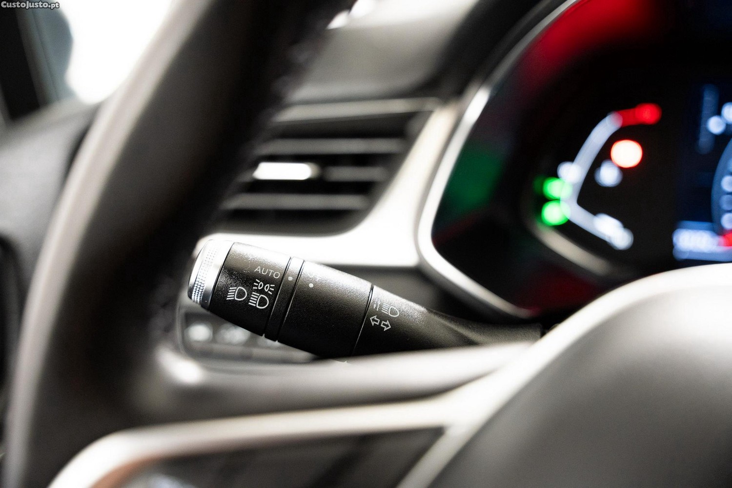 Renault Captur 1.0 TCe Exclusive — fotografia 15