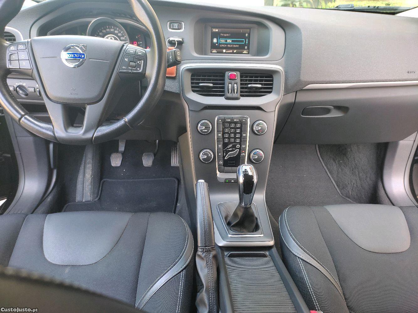 Volvo V40 2.0d 120cv Momentum — fotografia 6